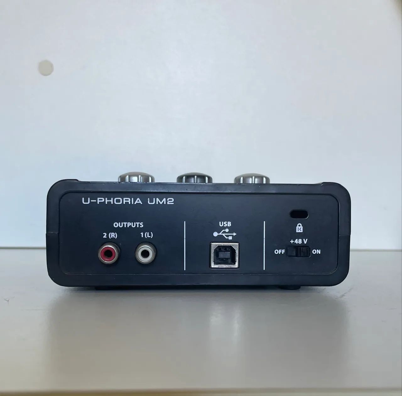 Interface de áudio Behringer UM2 - Foto 2