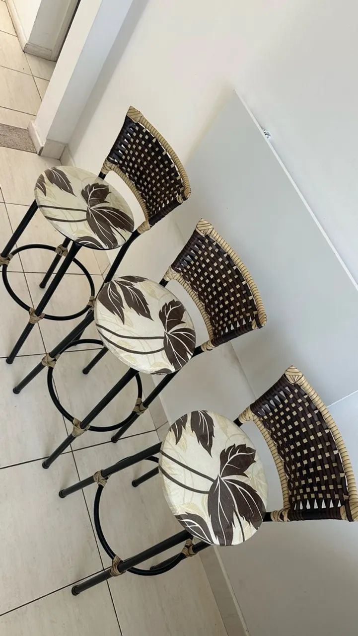 Conjunto com 3 Banquetas Altas de Ferro - Estofadas e Trançadas - Foto 2