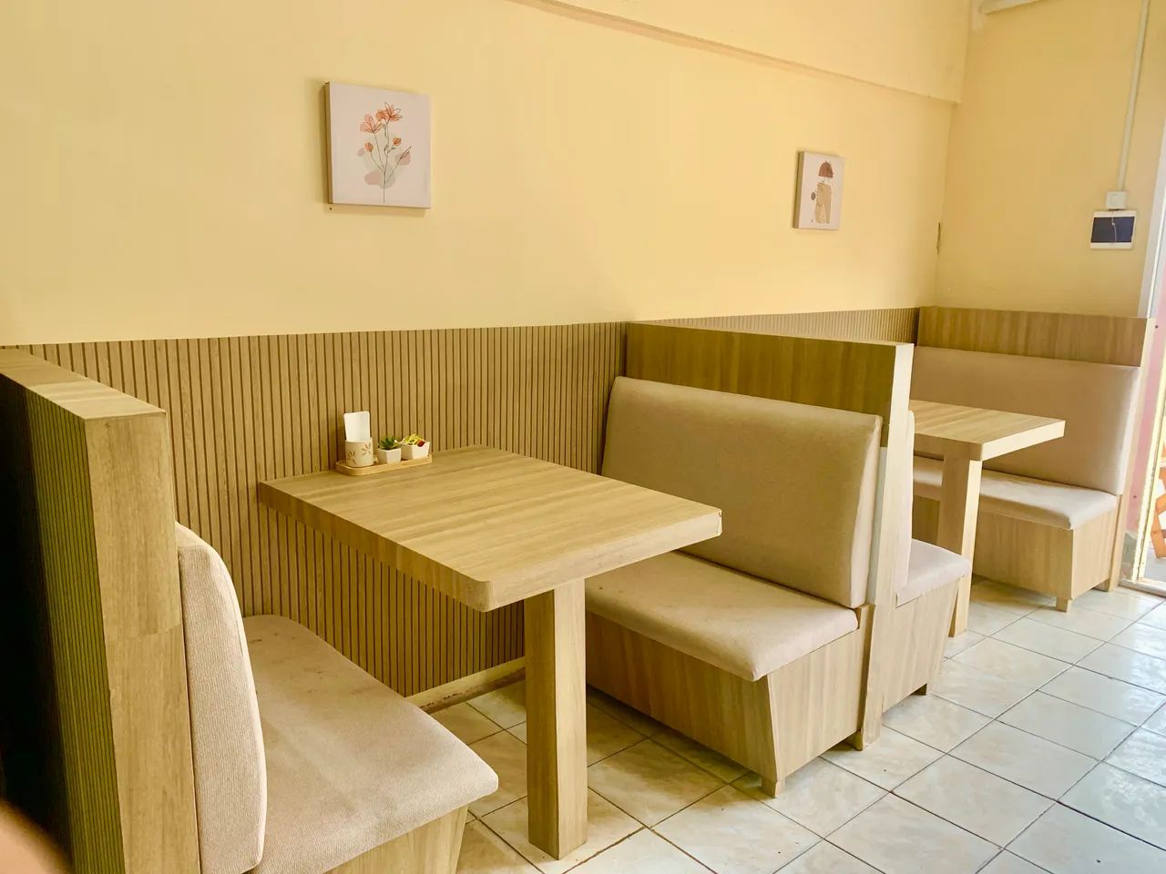 Conjunto de Cabines Estilo Booth (Sofá + Mesa) - Alto Padrão para Cafeteria, Bistrô - Foto 3