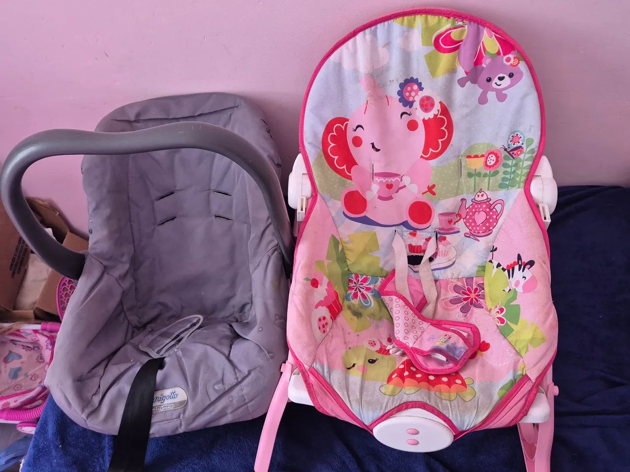 Bebê conforto e cadeirinha musical 