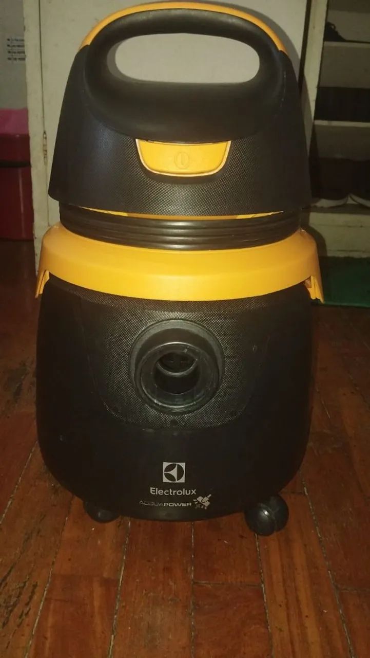 Aspirador de Pó e Água Electrolux (Semi-Novo) - Foto 2