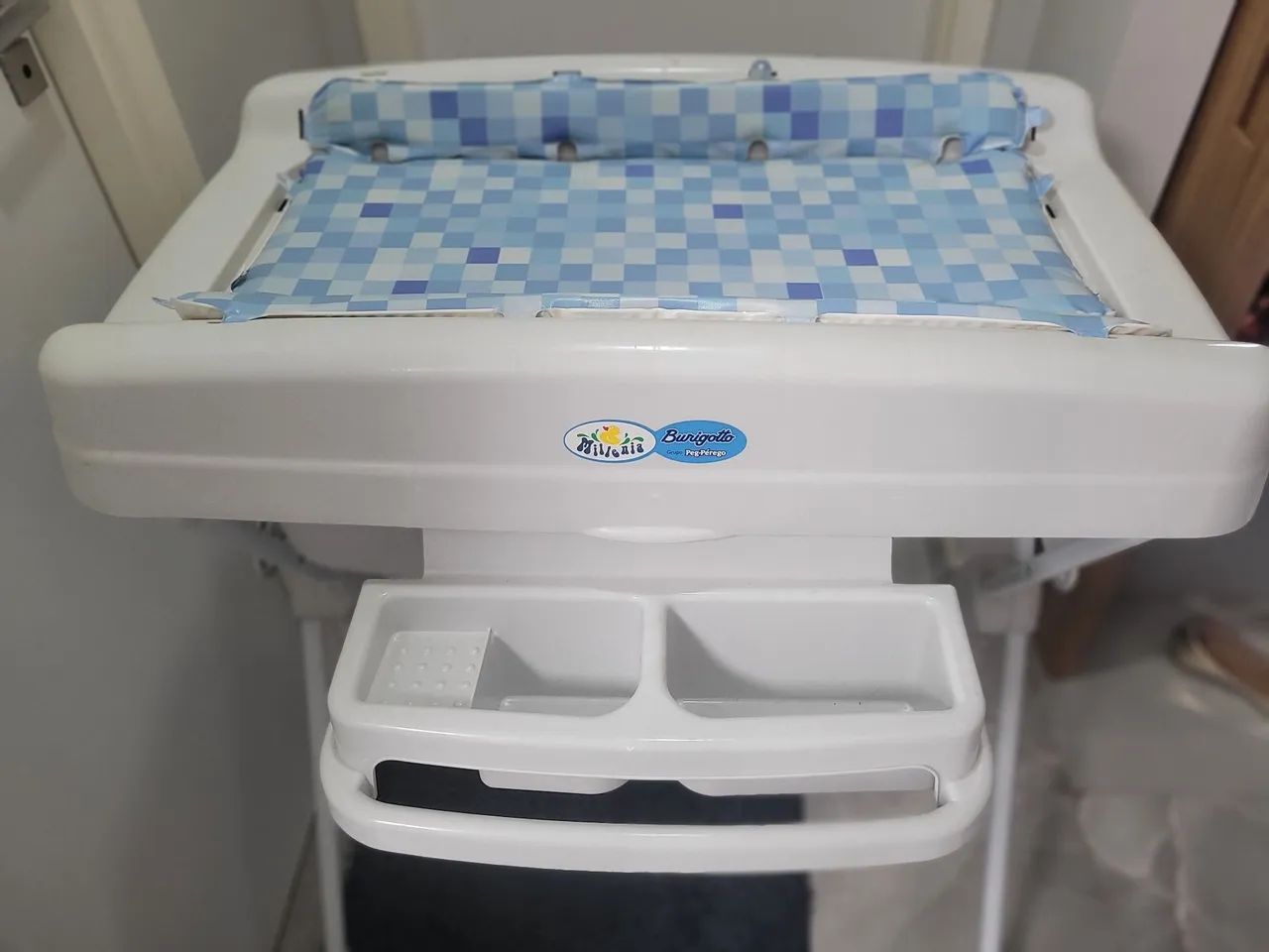 BANHEIRA COM TROCADOR 