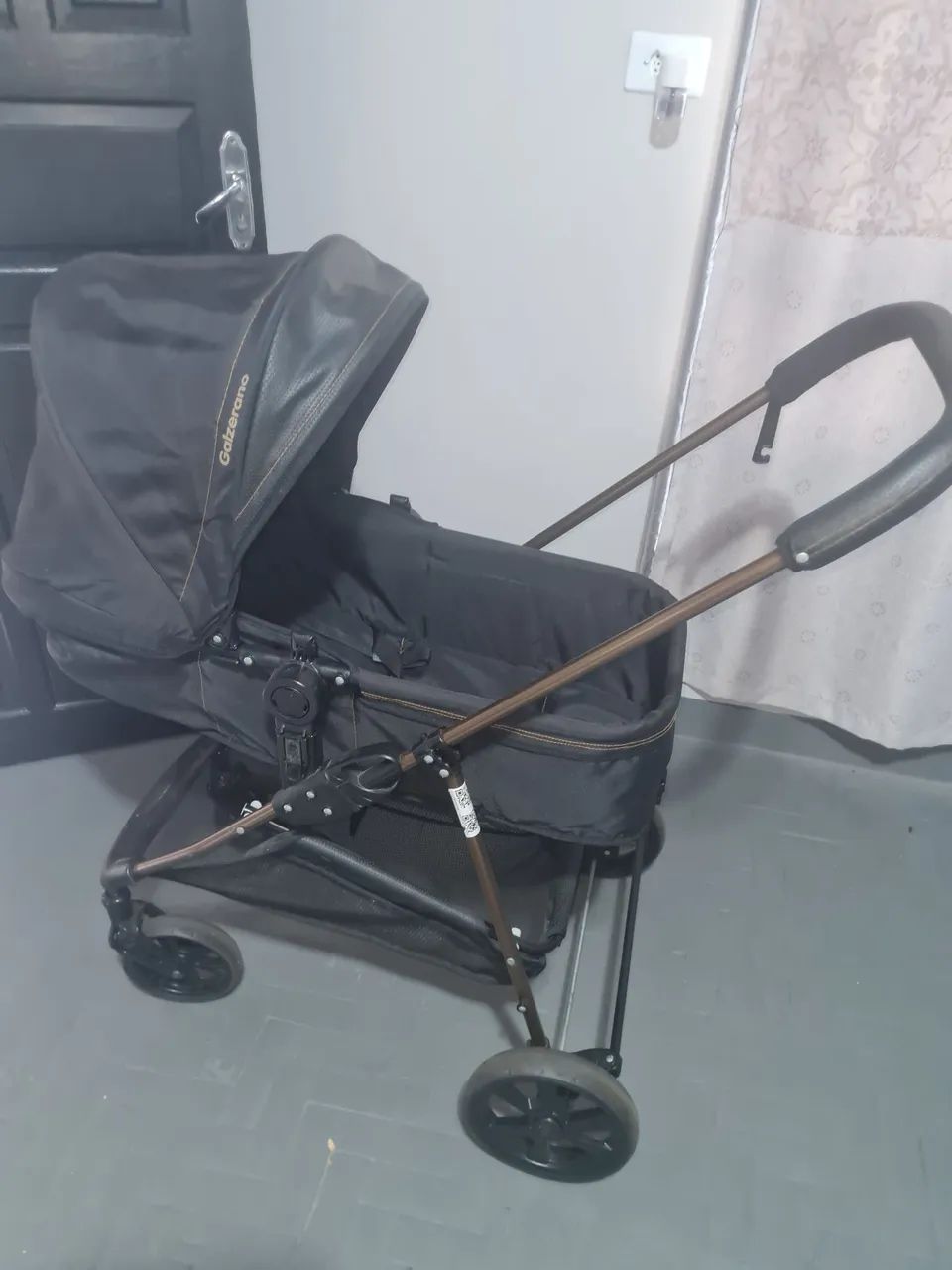 Carrinho galzerano,bebe conforto e base de carro - Foto 2