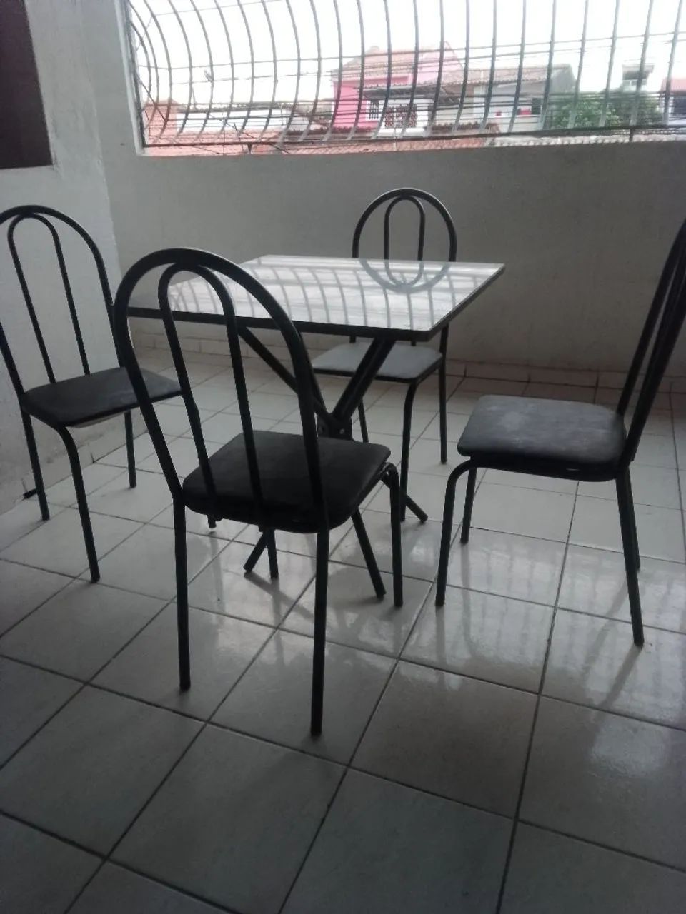 Mesa 6 cadeiras mármore 