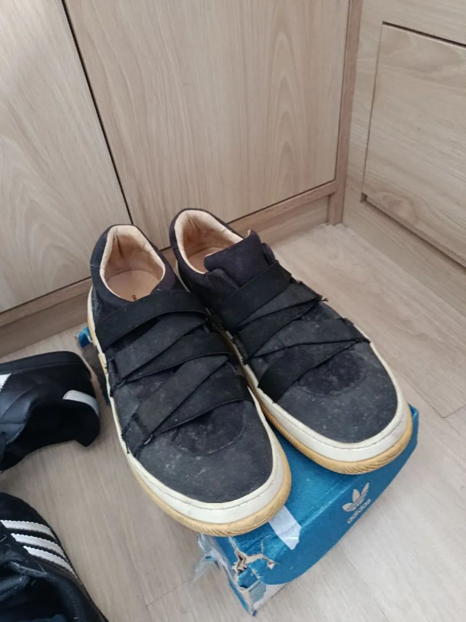 Tenis oasklen tamanho 44