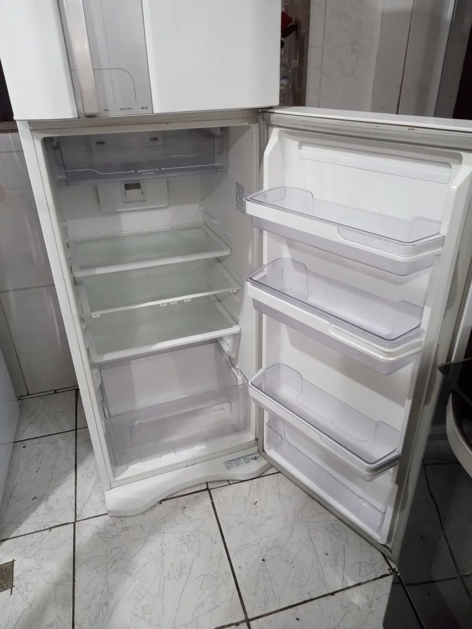 Geladeira Eletrolux modelo df42 - Foto 2