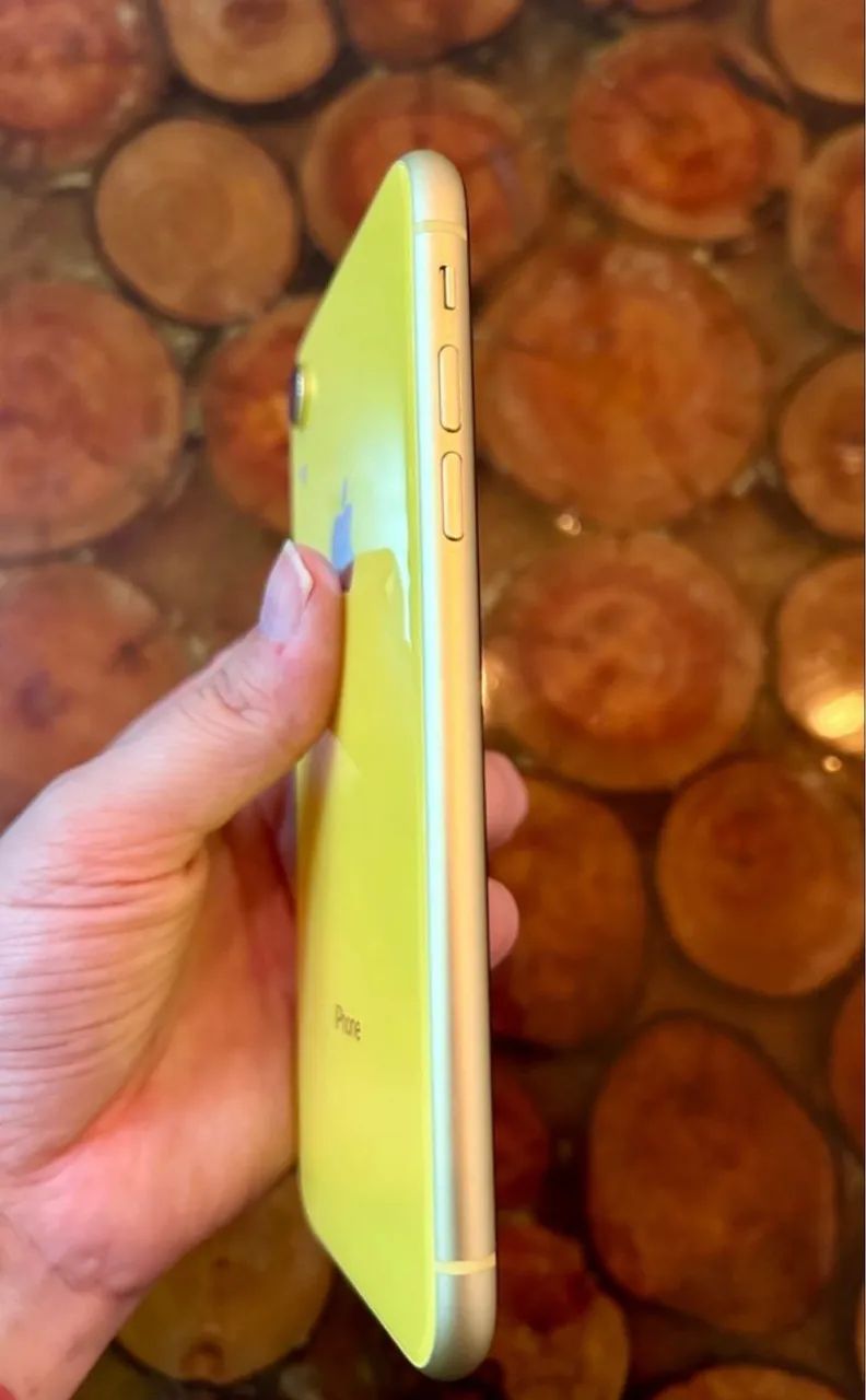 iPhone XR cor amarela 128gb. - Celulares e Smartphones - Taquara