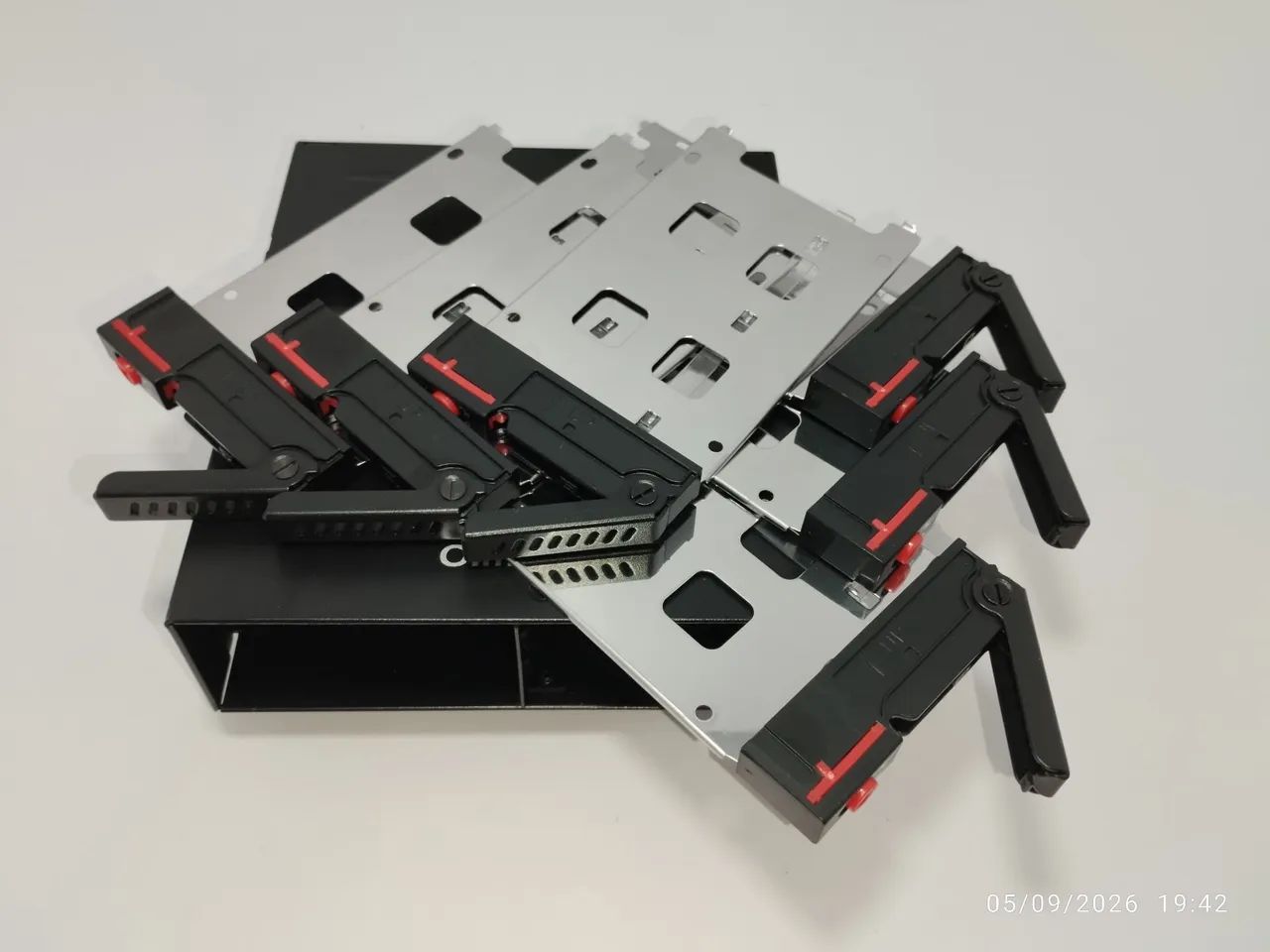Gaveta para até 6 SSDs 2.5 polegadas marca Olmaster - Foto 2