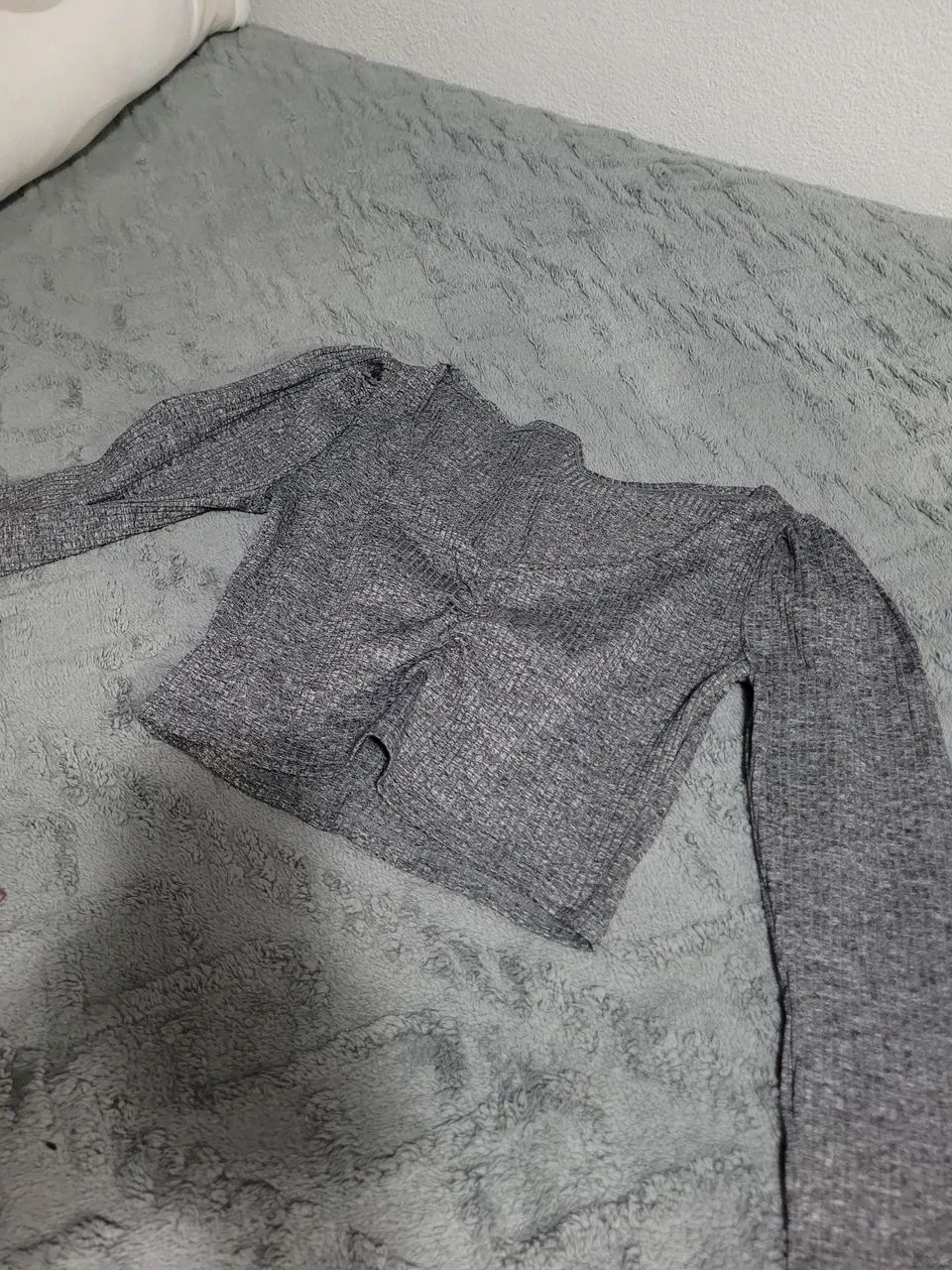 Cropped manga longa cinza M
