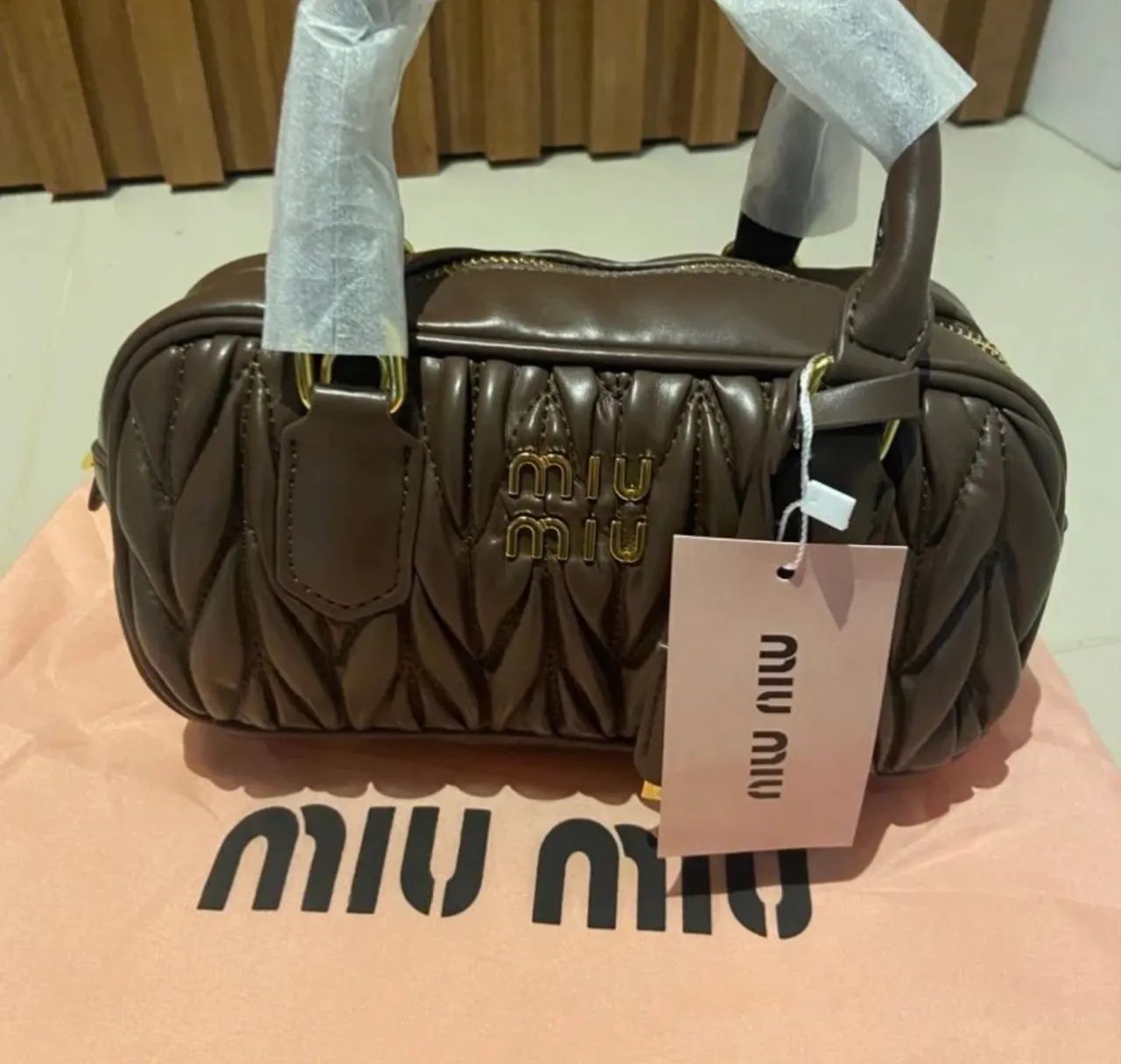 Bolsa tote arcadie couro miu miu marrom escura - acompanha alça maior e dust Bag 