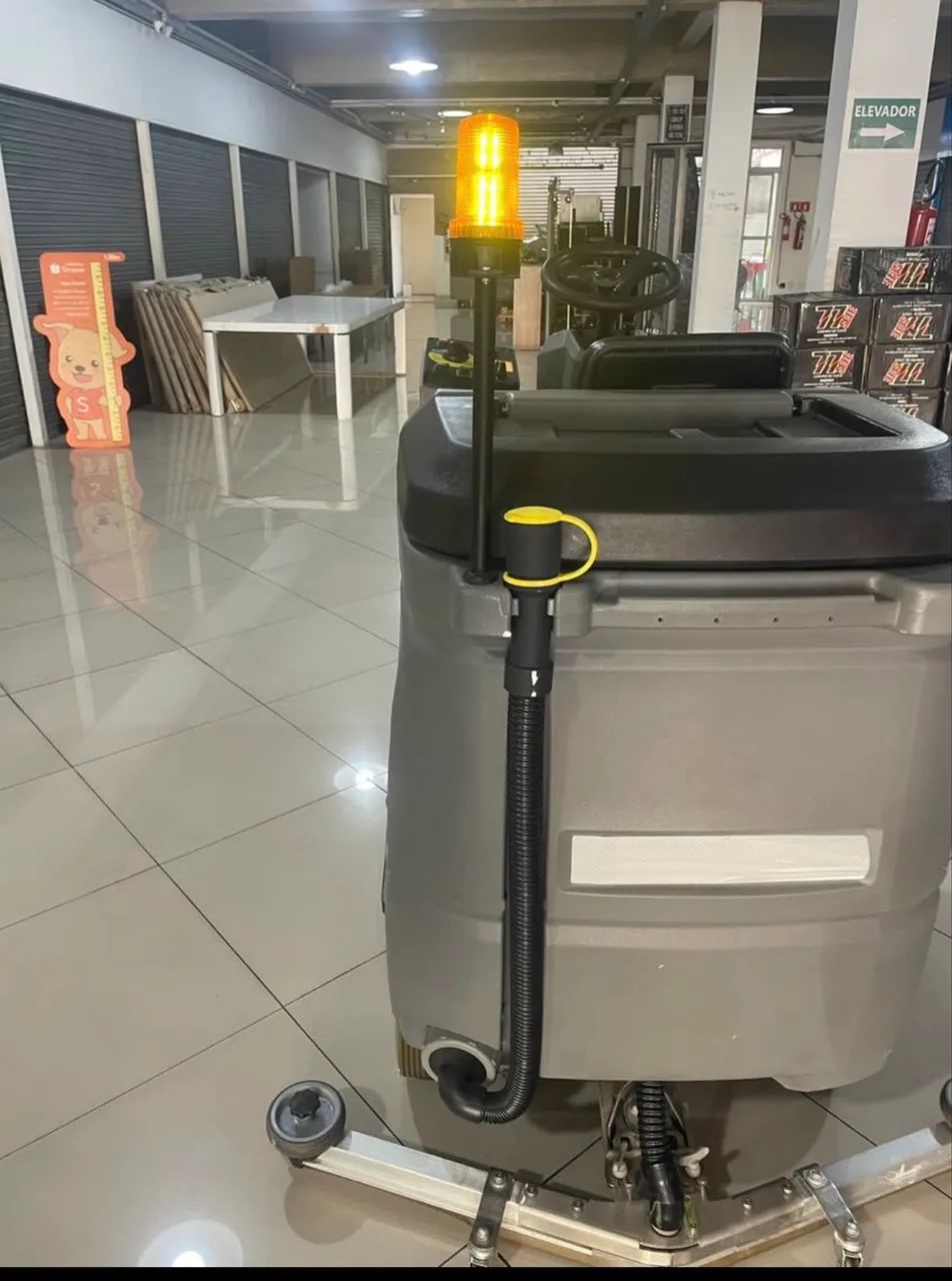 Lavadora e Secadora de Piso Kärcher B90 R  seminovo  - Foto 3