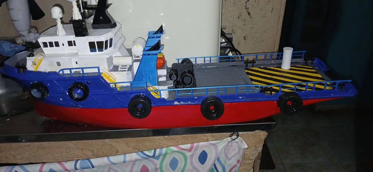 "Miniatura de Rebocador / Barco de Apoio Marítimo Detalhado" - Foto 2