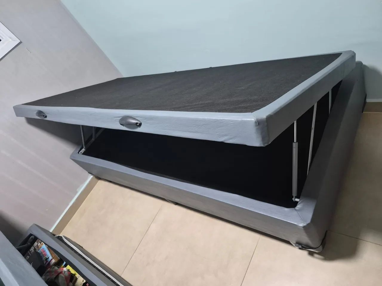 Vendo Base Solteiro Baú com Cama Auxiliar(Courino) - Foto 4