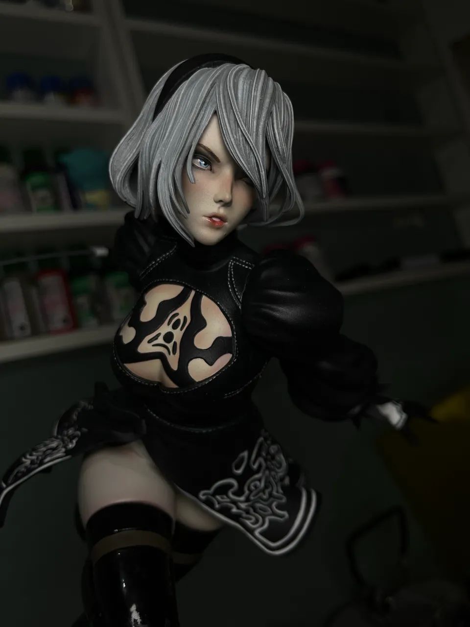 Figure colecionável 2B escala 1:6 