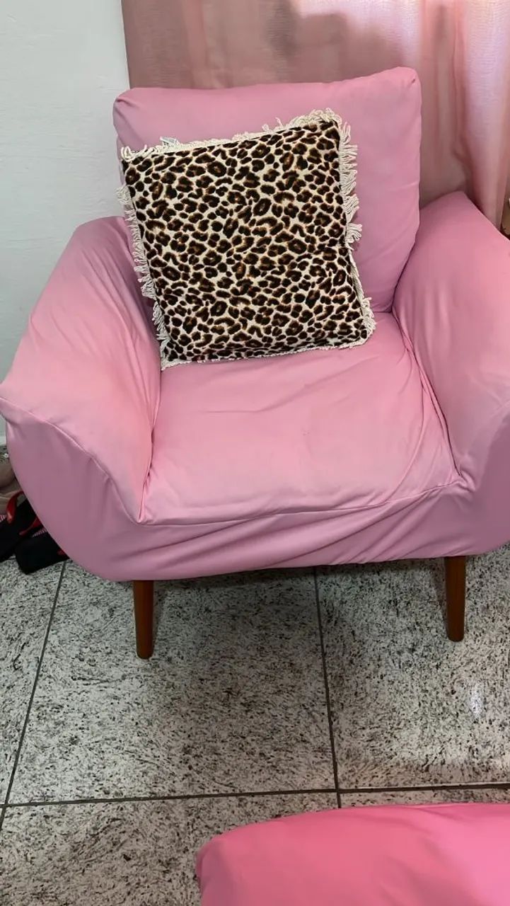 Cadeiras poltrona + sofá 2 lugares + puff de centro - Foto 2