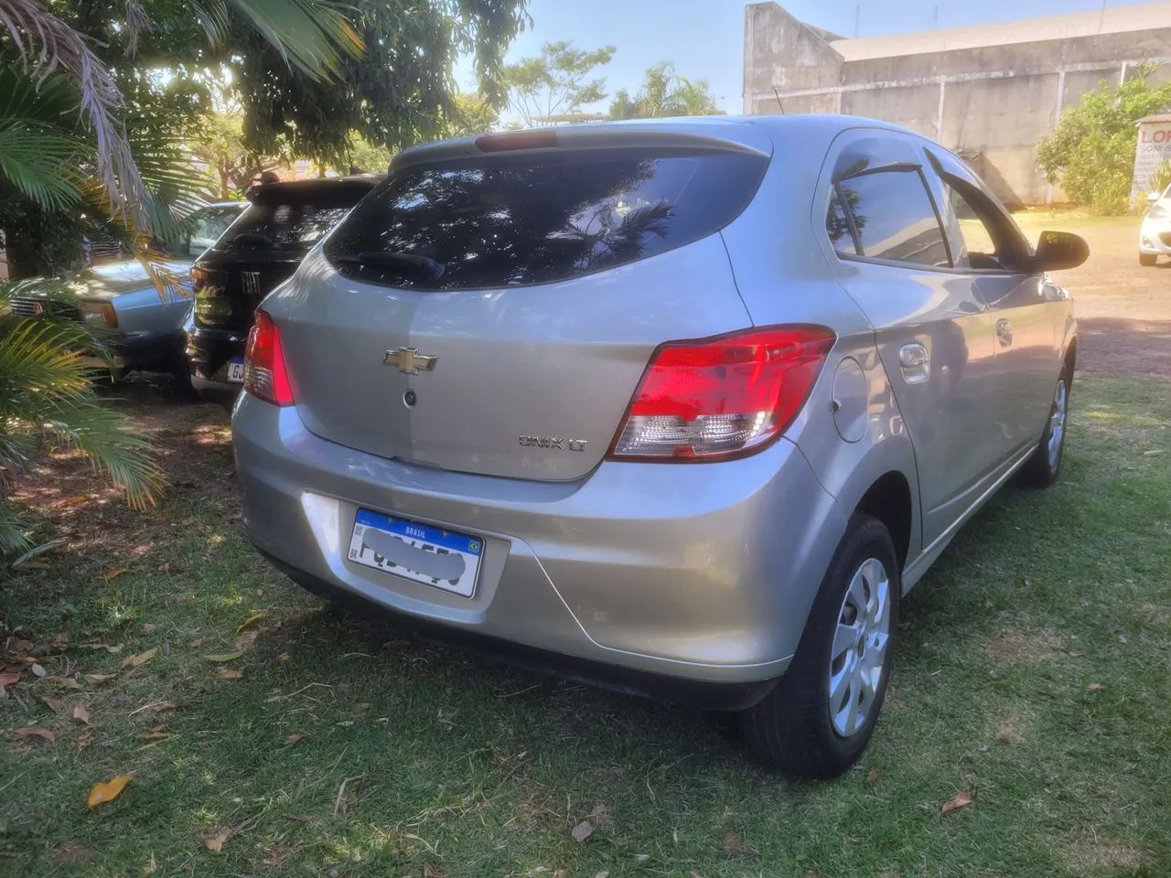 Chevrolet Onix ONIX HATCH LT 1.0 8V FLEXPOWER 5P MEC. 2013