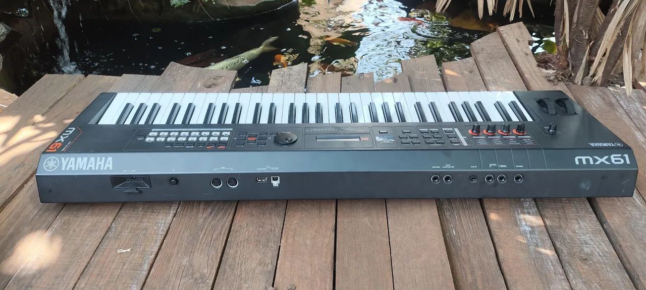 Yamaha MX61 Teclado  - Foto 3