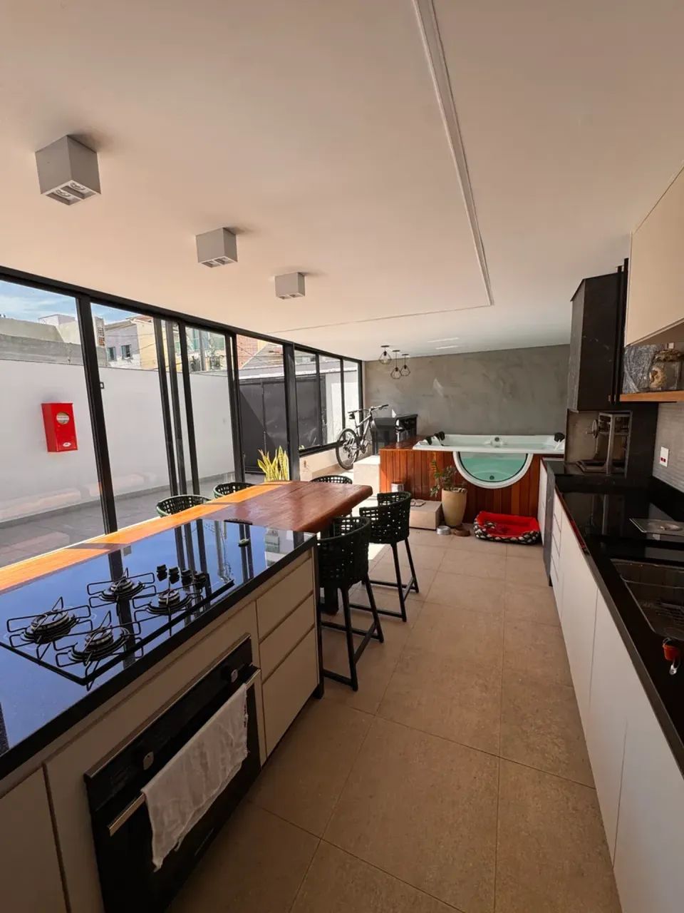 O lar que une sofisticação, conforto e uma área de lazer simplesmente inesquecível! - Foto 3