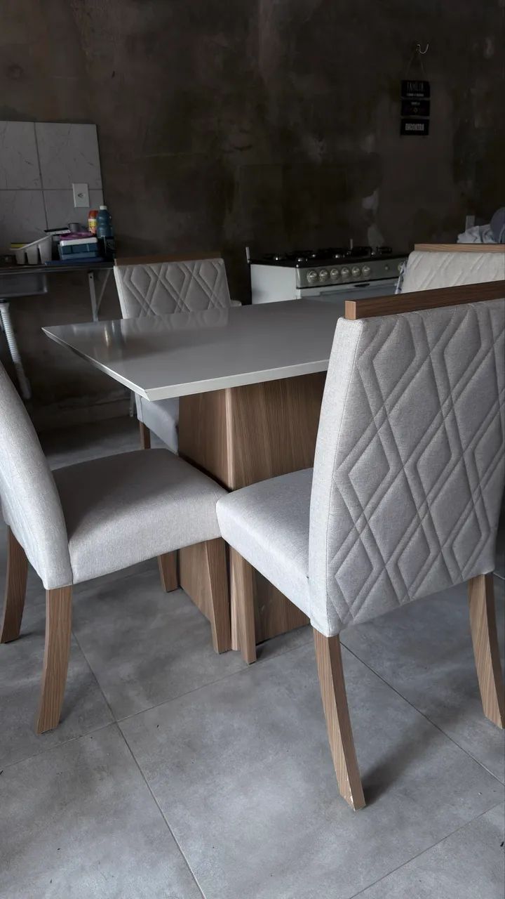 Mesa de 4 lugares 