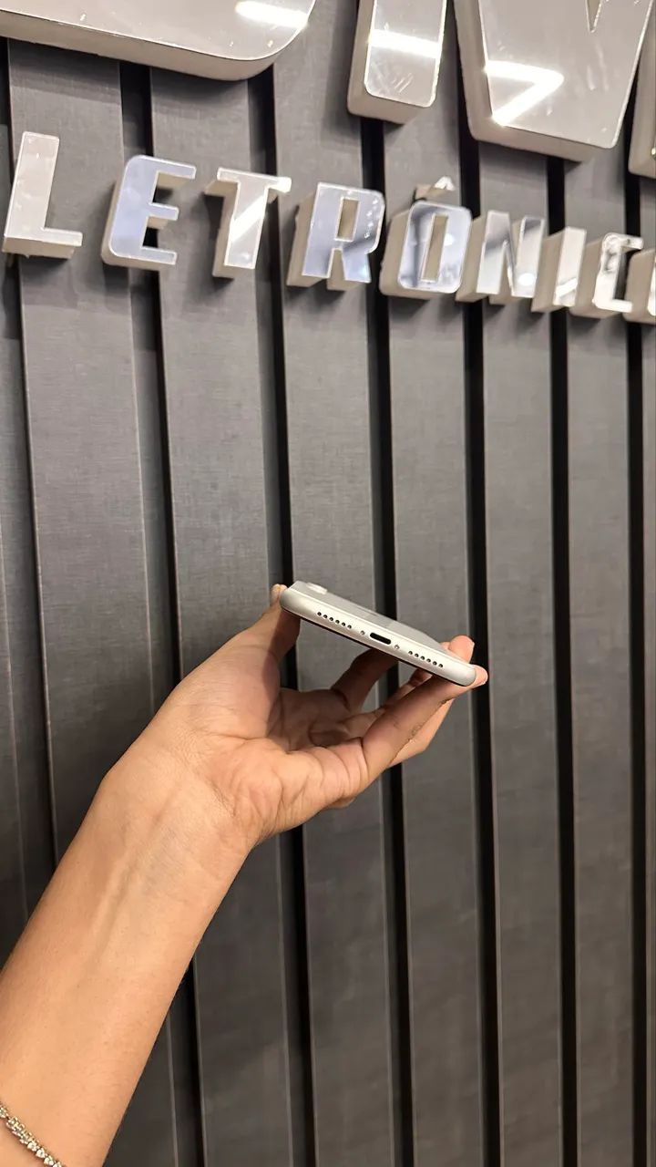 iPhone XR - 128GB branco - Foto 3