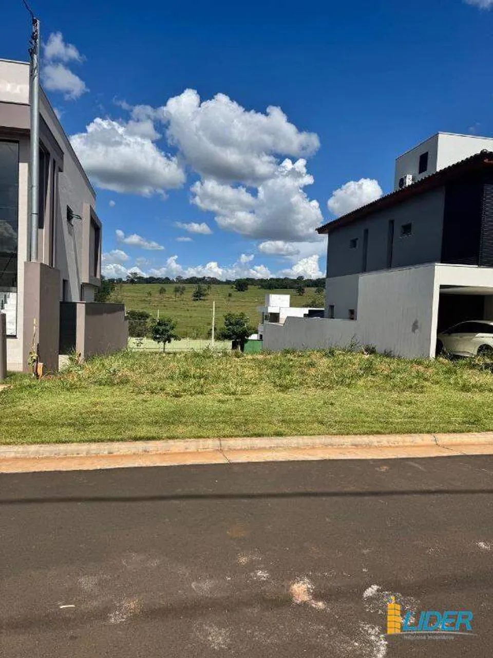 TERRENO EM CONDOMÍNIO à venda, GRANJA MARILEUSA - Uberlândia/MG