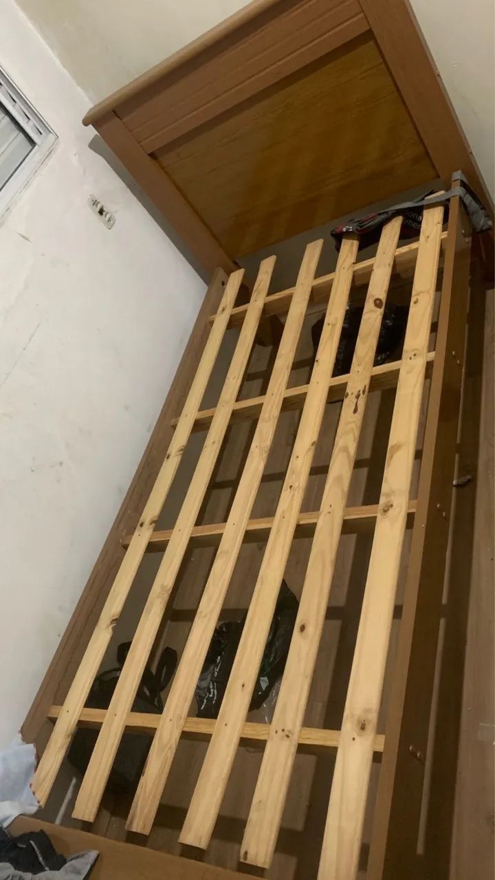 VENDO CAMA DE SOLTEIRO COM COLCHÃO 