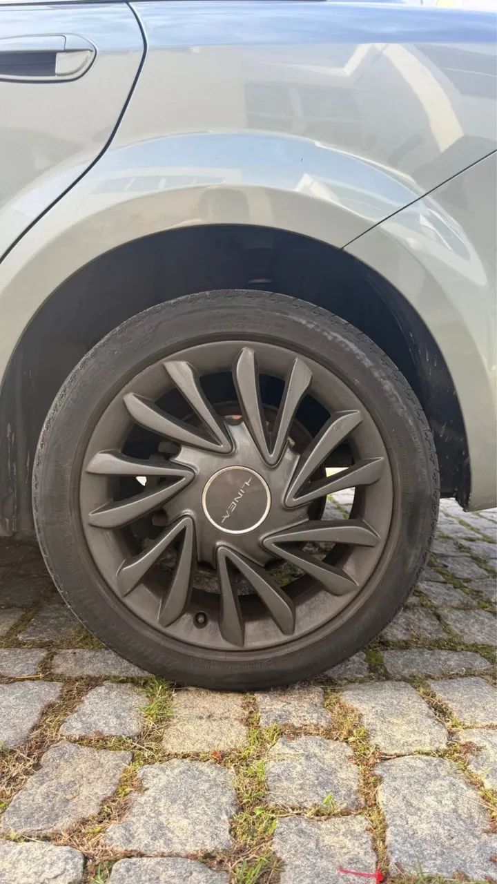 Fiat Linea Absolute 1.9/1.8 Flex Dualogic 4P 2016 - Foto 2