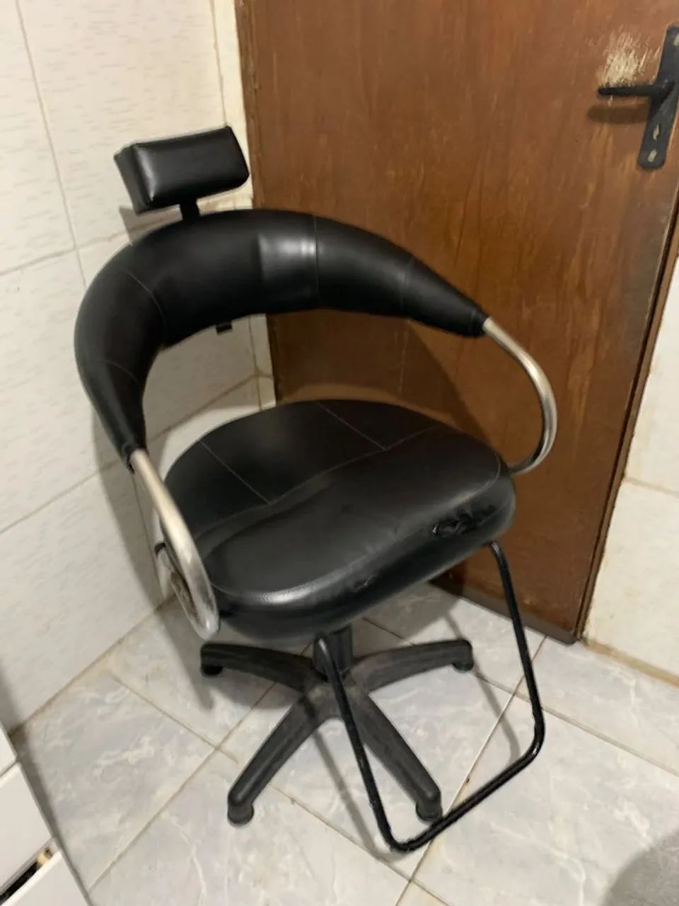 Cadeira de barbeiro em ótimo estado