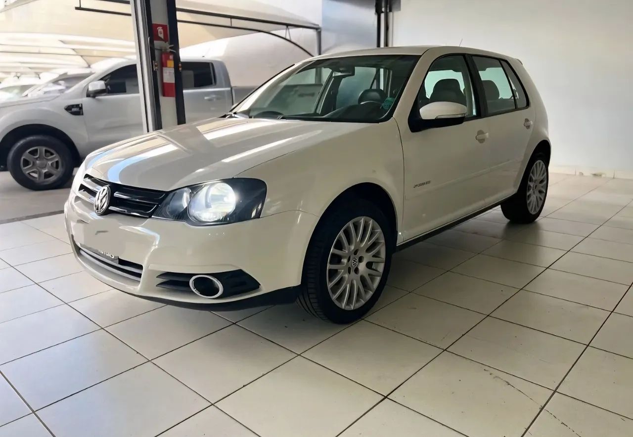 Volkswagen Golf Golf Sportline 1.6 Mi Total Flex 8V 4p 2013