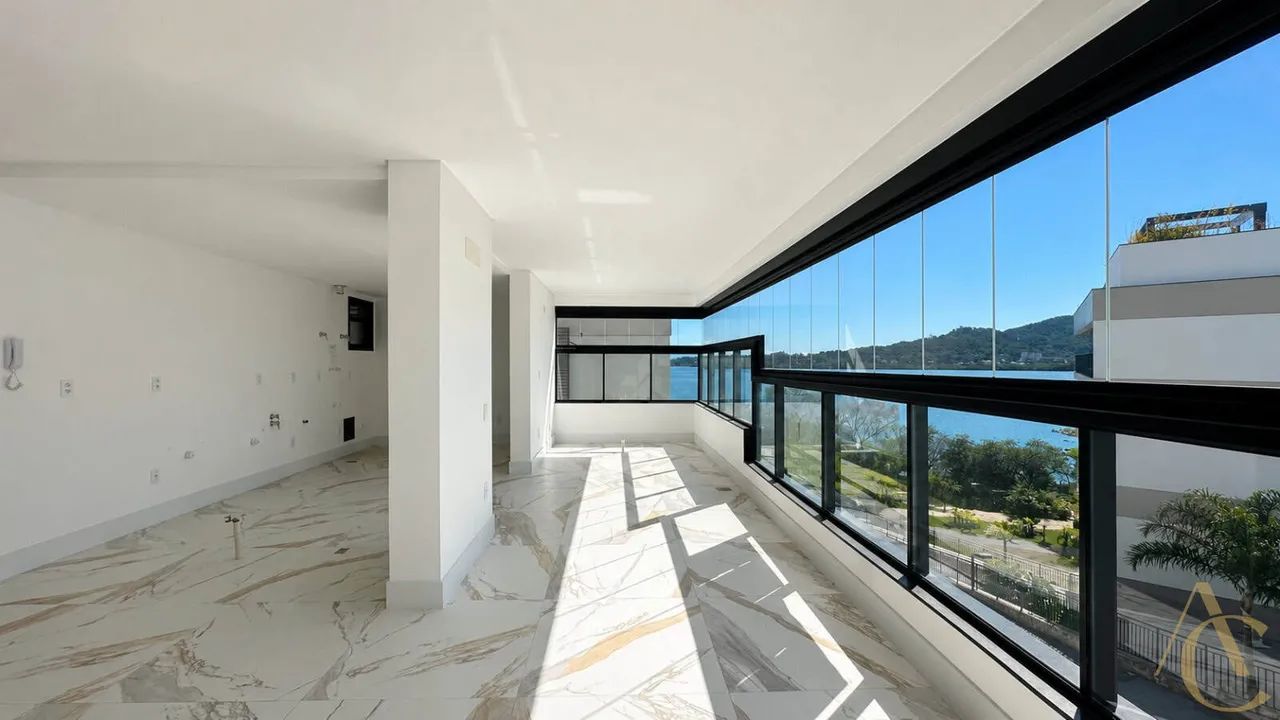 Apartamento à venda - 3 suítes - João Paulo - Florianópolis/SC.