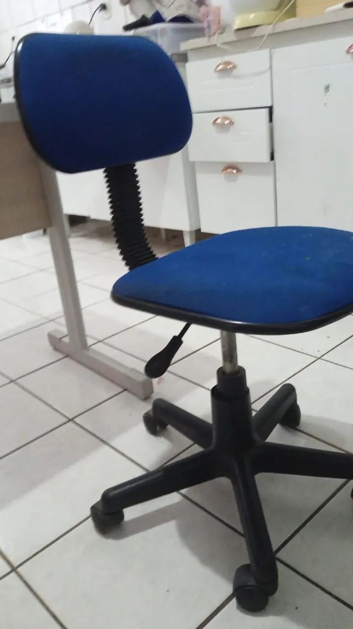 Mesa de escritório com cadeira ? - Foto 3