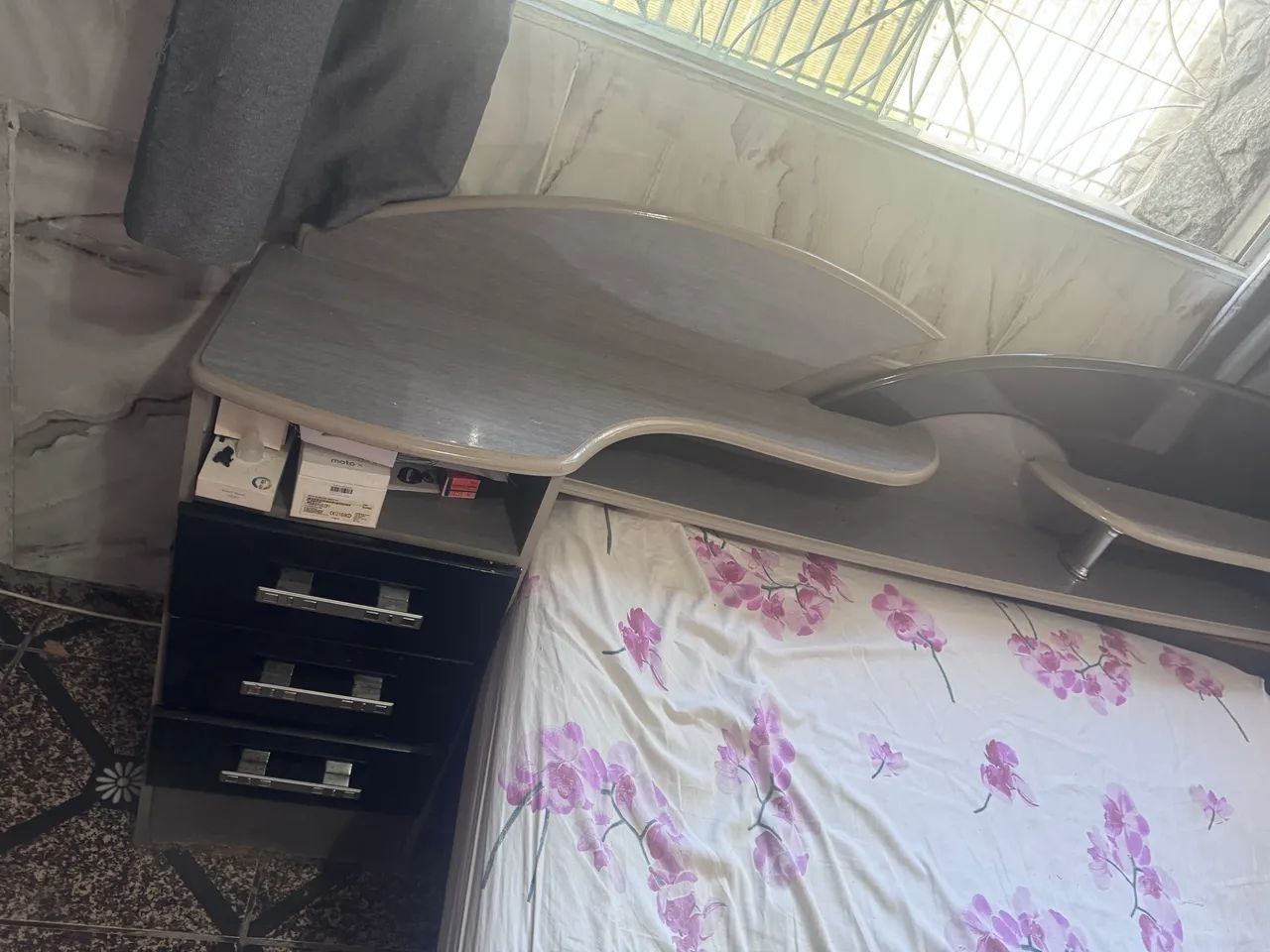 Cama box casal com colchão e cabeceira conjugada e dois criados  - Foto 3