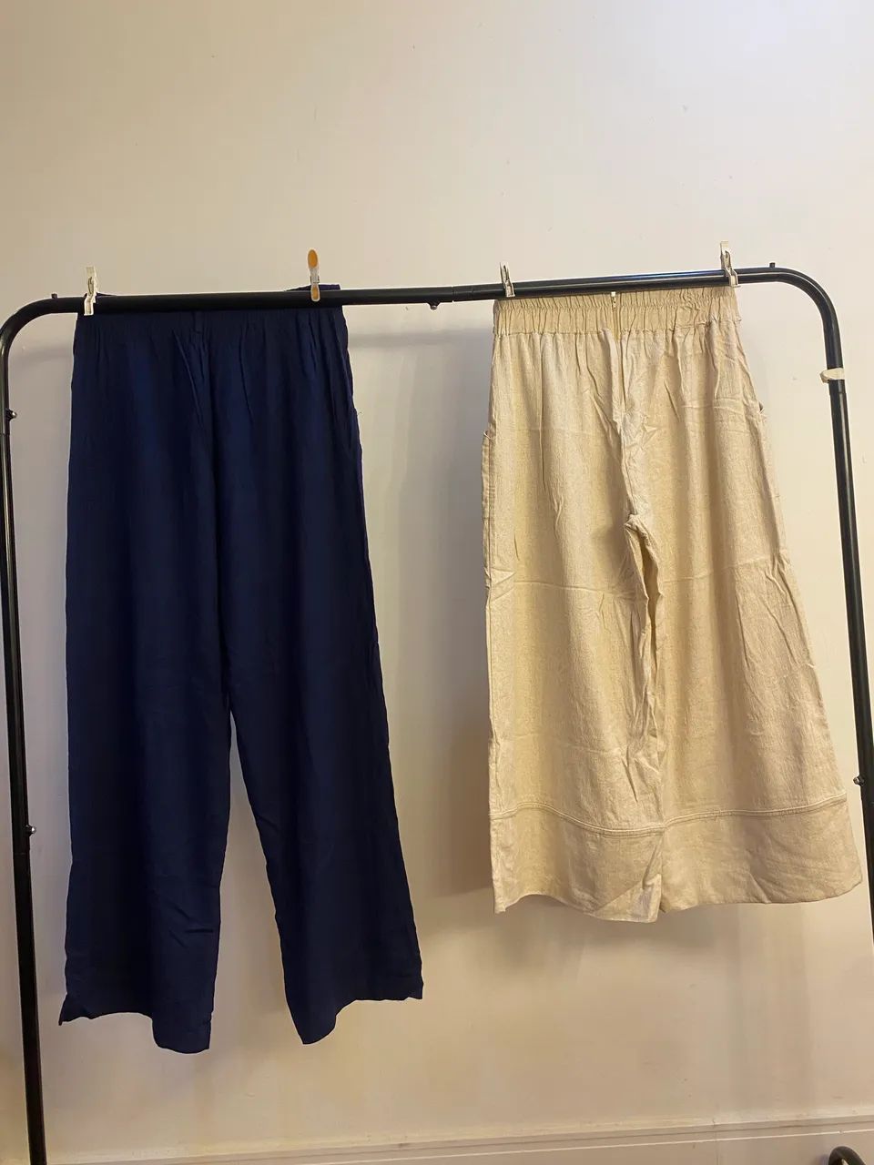 Duas calças tipo pantalona - Foto 2