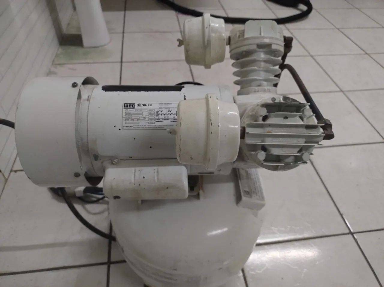 Compressor Pressure isento de Óleo 30 Litros - Foto 4