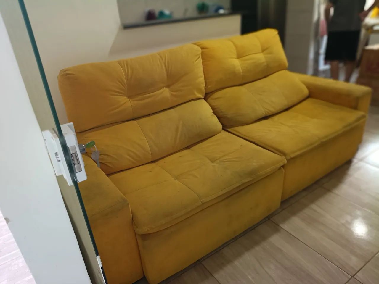 SOFÁ grande AMARELO - Foto 2