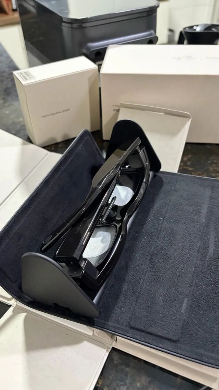 Óculos Ray-Ban Meta Display com pulseira Neural - Foto 2