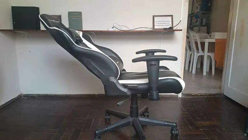 Cadeira Gamer DXRacer, em ótimo estado e com peças de reposição - Foto 2
