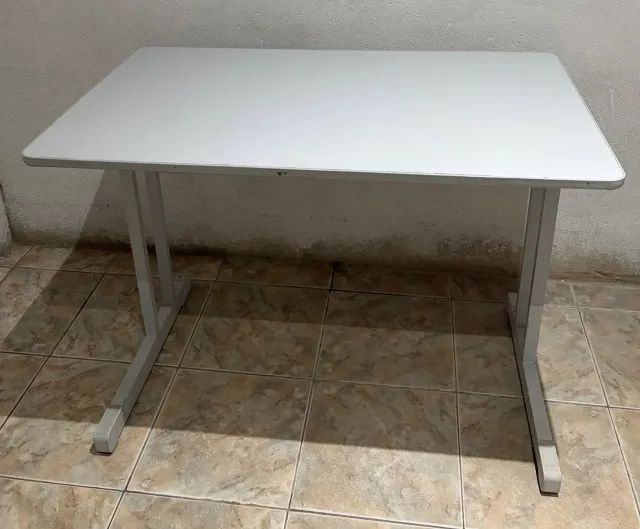 Mesa para Escritório 100x60 usada 