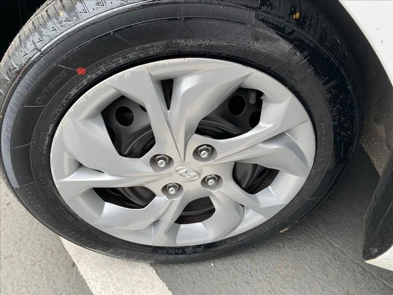 Hyundai HB20S Comfort Plus 1.0 Flex 12V Mec., foto 16 de 19