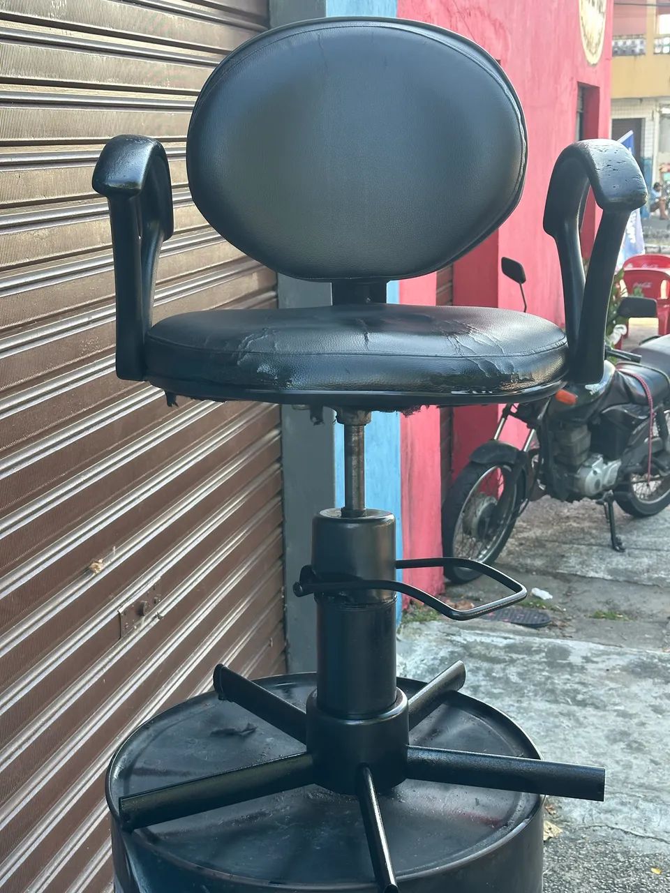 Cadeira pra salão barbeiro  - Foto 4