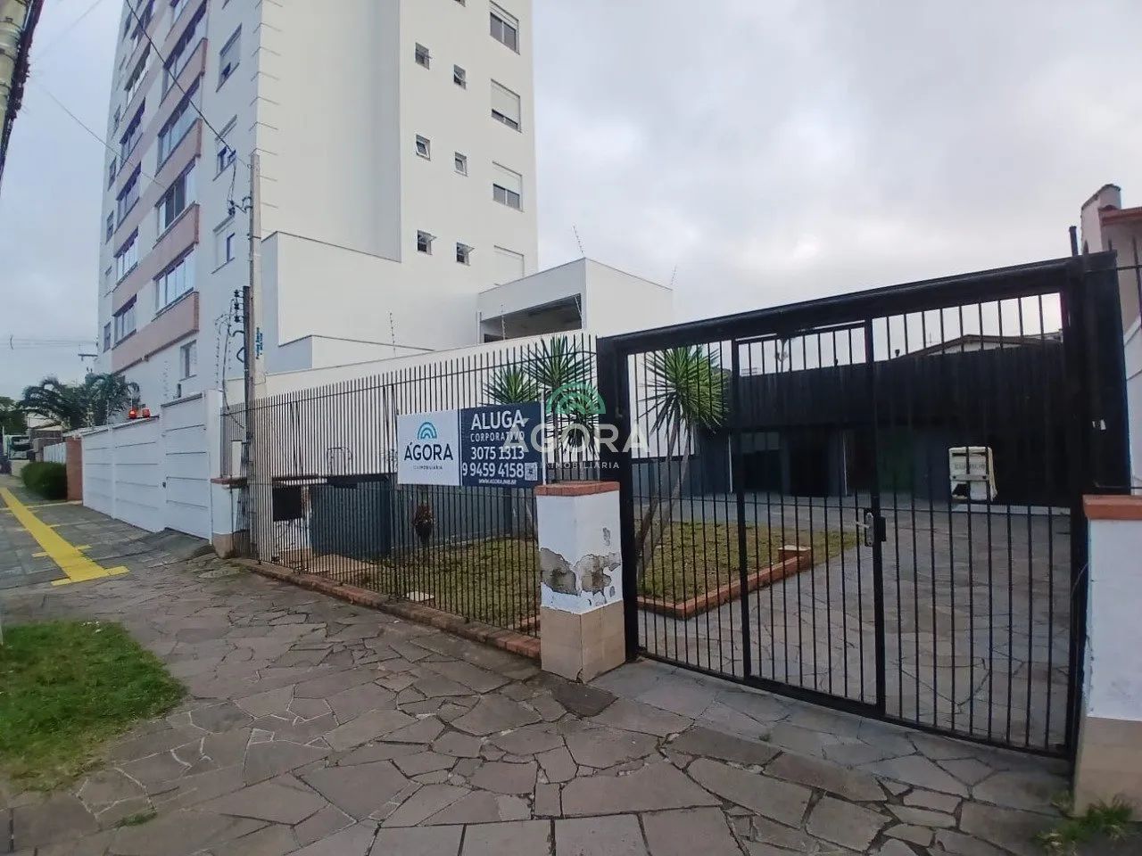 Casa Comercial com 120m² - OPORTUNIDADE - - Foto 5
