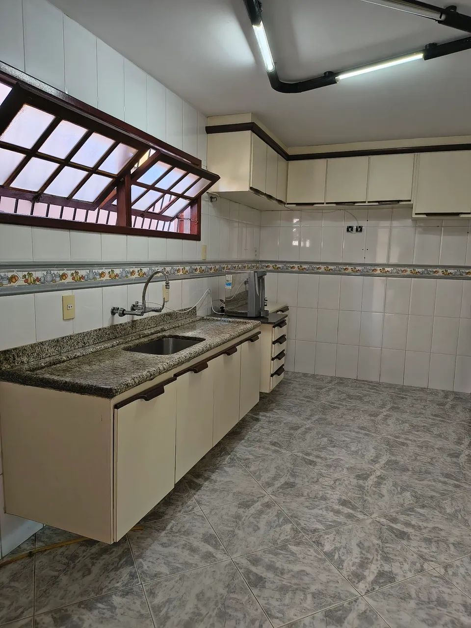 Casa térrea em condomínio central - Foto 4
