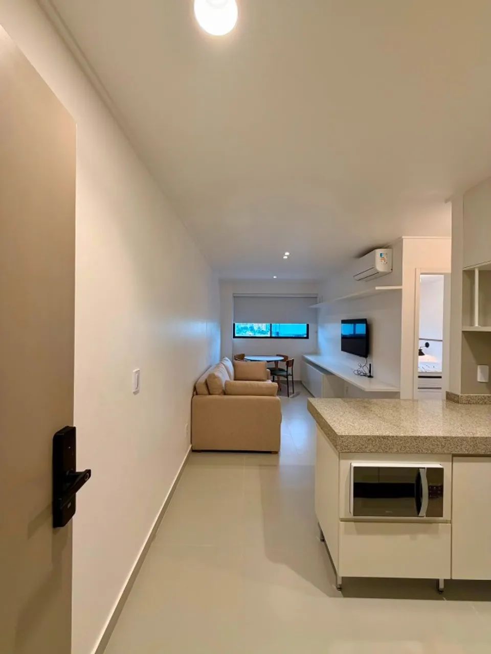 Aluga - se quarto e sala 100% nascente 