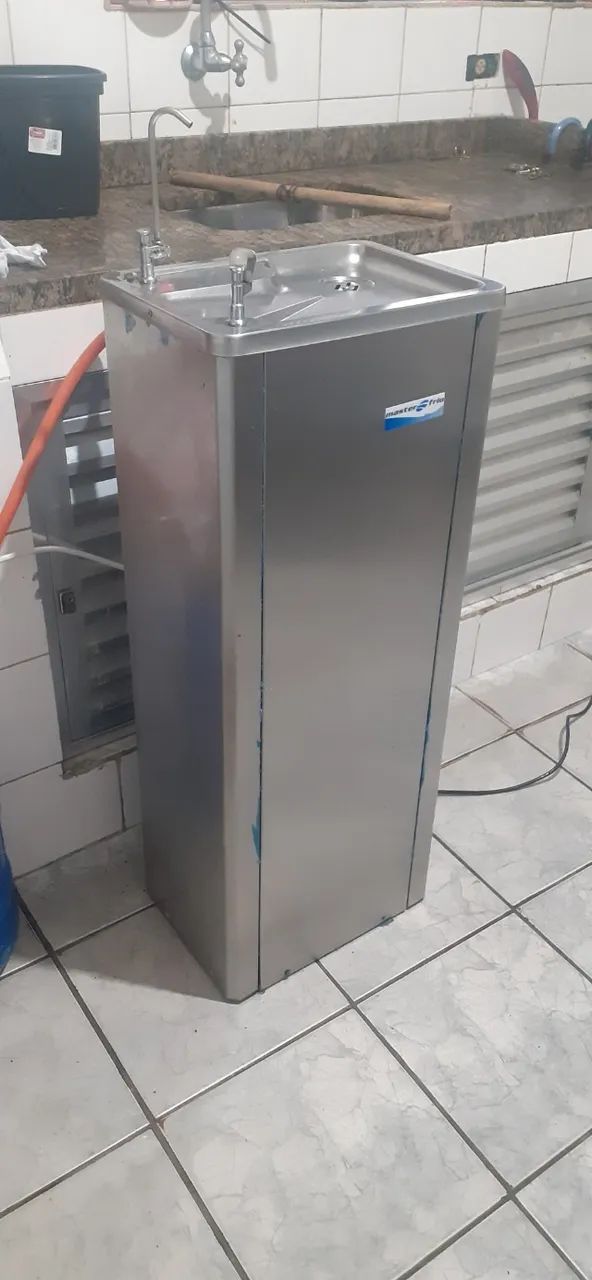 Bebedouro de coluna 