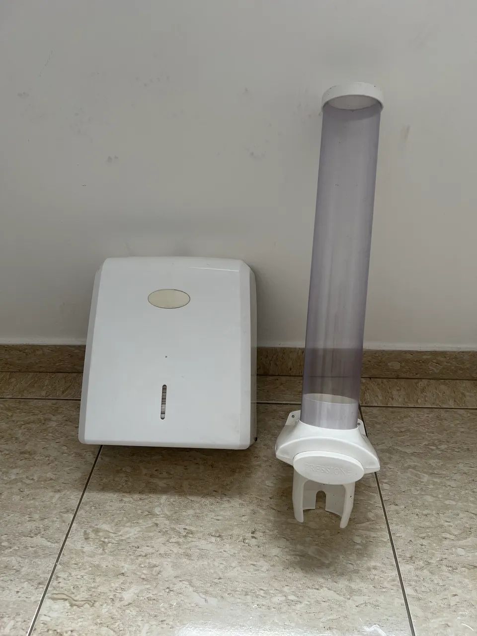 Porta copo e porta papel toalha