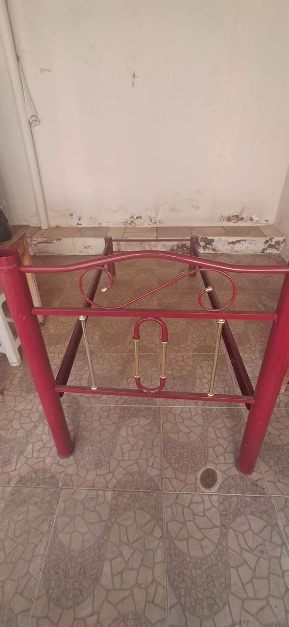 CAMA DE FERRO TUBULAR SOLTEIRO 