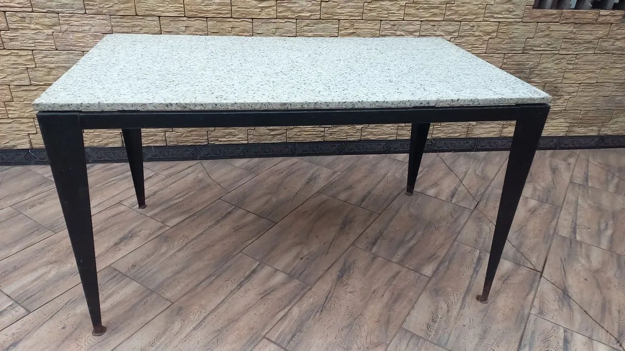 Entrego: Mesa de Cozinha tampo de granito base de ferro usada  - Foto 3