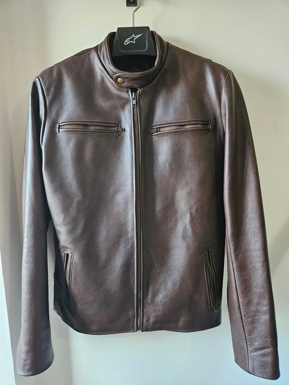 Jaqueta de couro legítimo modelo Café Racer em perfeitíssimo estado 