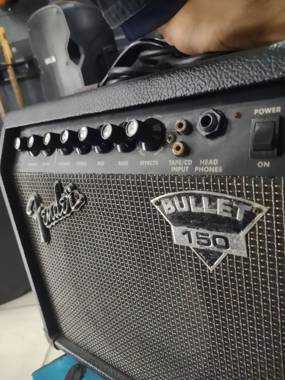 Fender bullet 150 Com efeitos ACEITO TROCAS.  - Foto 2