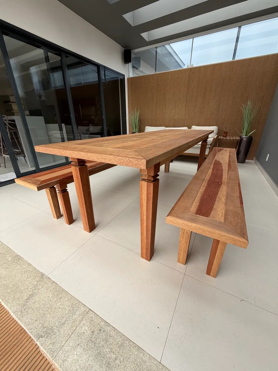 Mesa Madeira - com 2 bancos 2,50m cedrinho - Foto 2